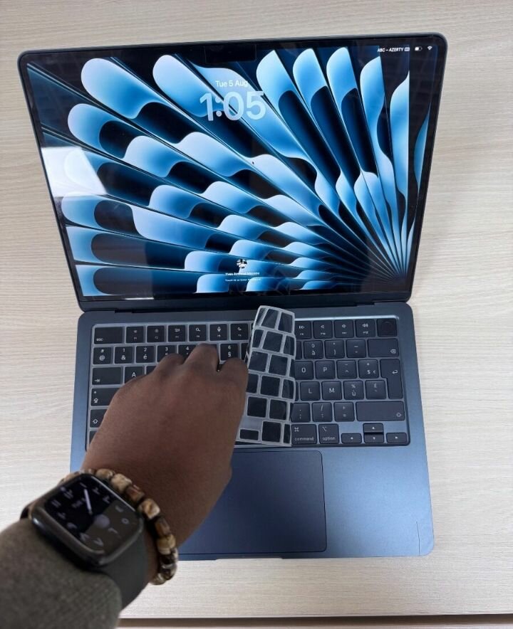 Laptop ultrafin Apple