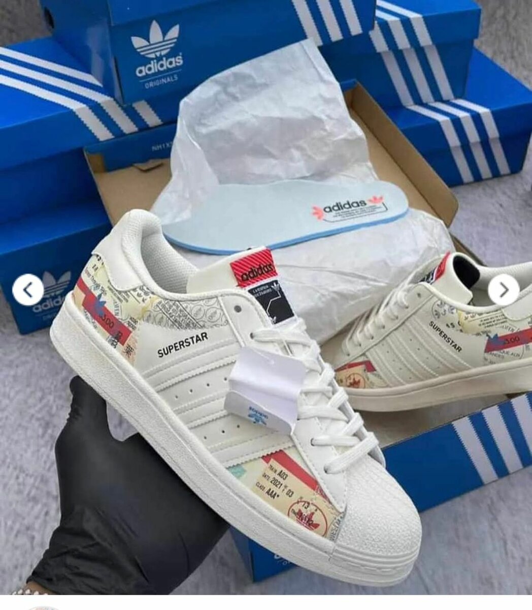 Baskets de sport modernes