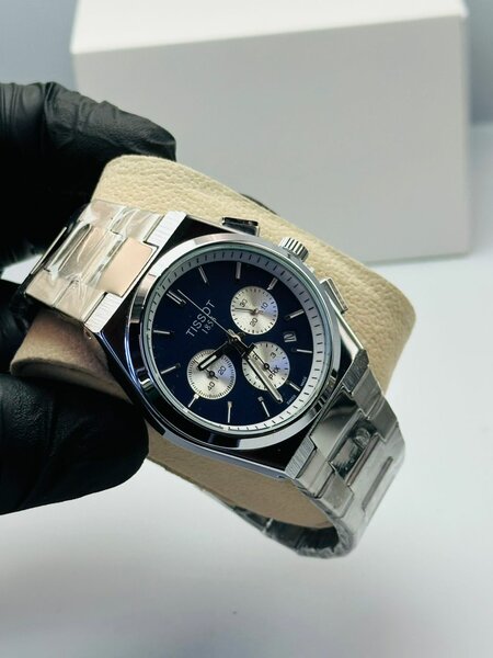 Montre chronographe en acier