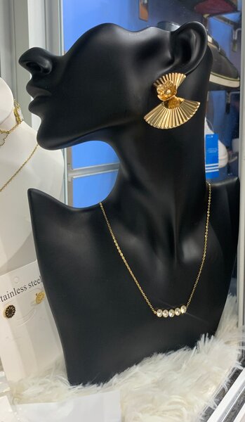 Boucles d'oreilles en or élégant