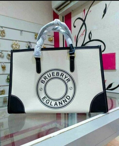 Sac à main élégant noir