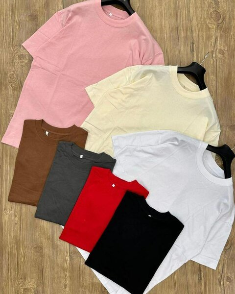 Lot de t-shirts colorés