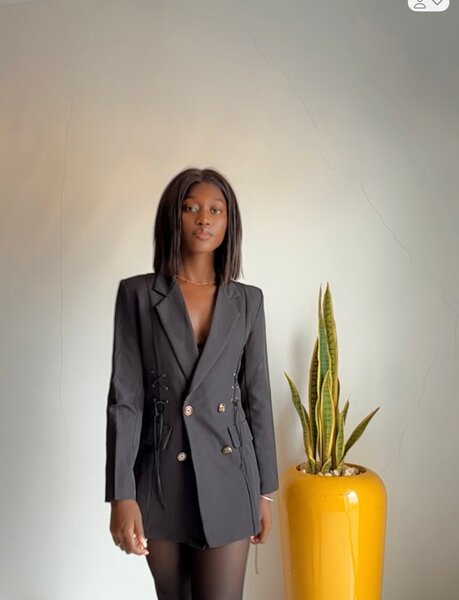 Robe blazer noir avec cordon