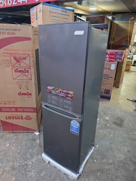 Réfrigérateur congélateur moderne