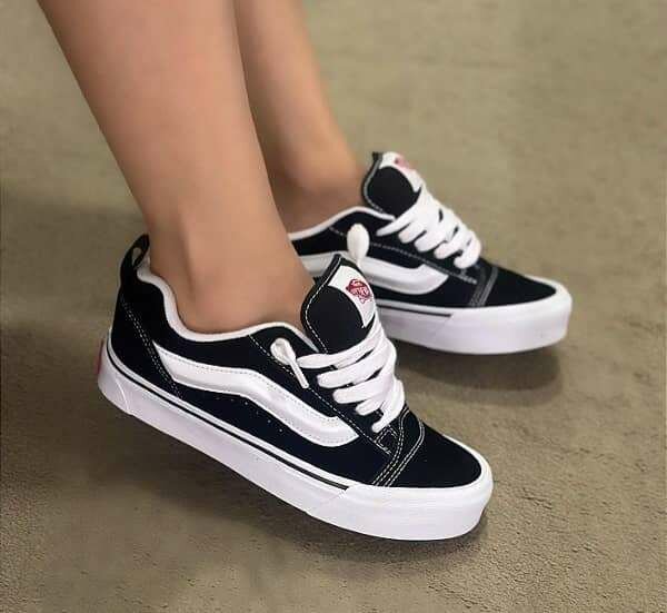 Chaussures Vans Old Skool noir et blanc