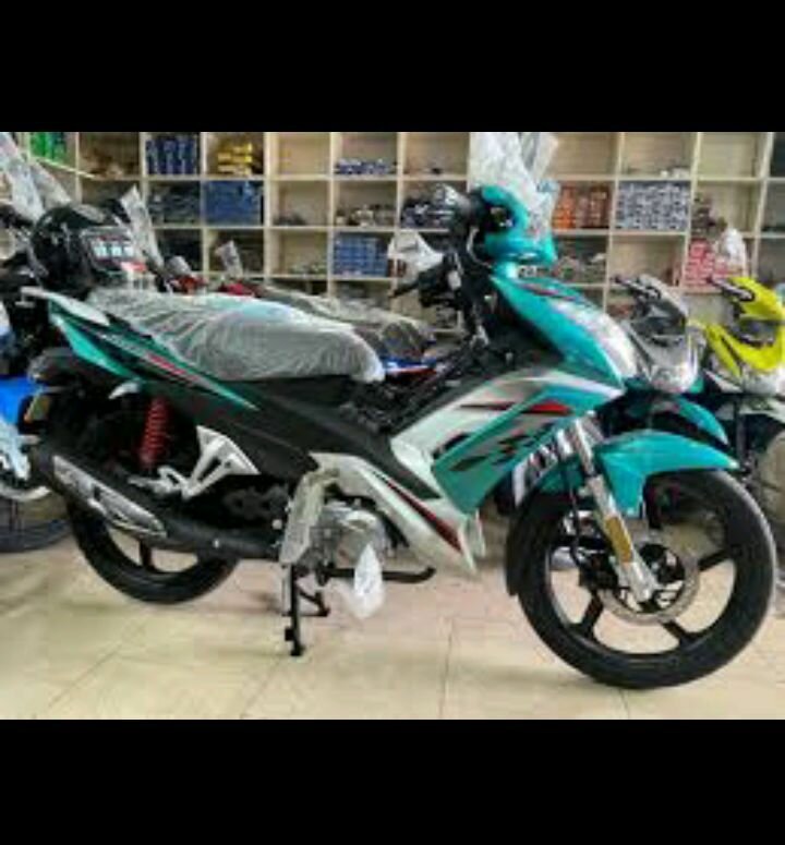 Nouvelle moto urbaine moderne