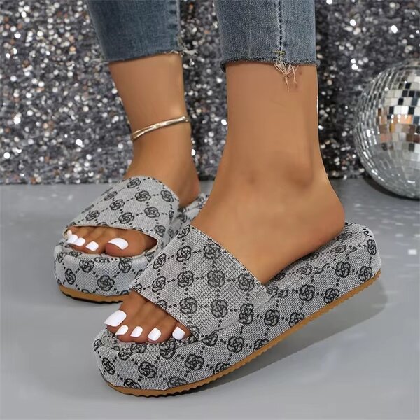 Sandales compensées élégantes