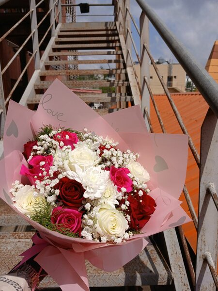 Bouquet de 12 roses mélange