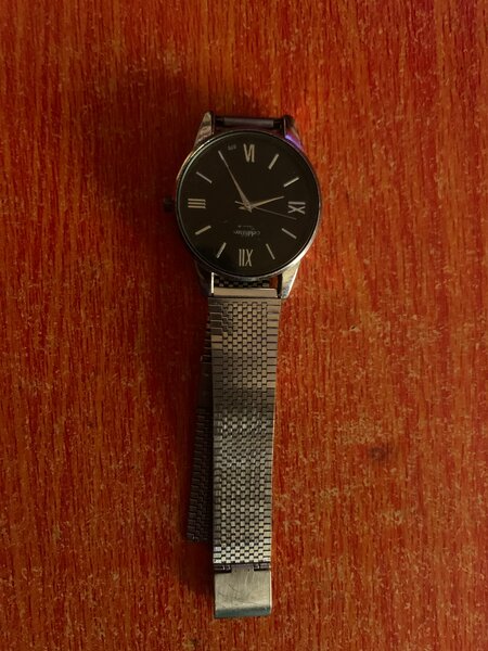 Montre Classique Élégante Gold