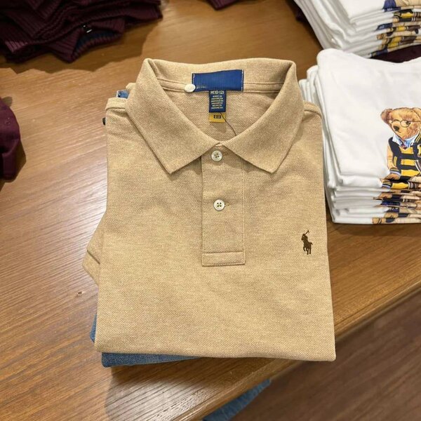 Polo classique élégant beige