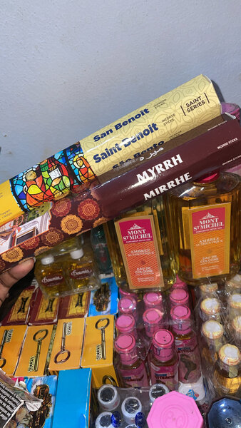 Encens Parfums Myrrhe et Saint Benoît