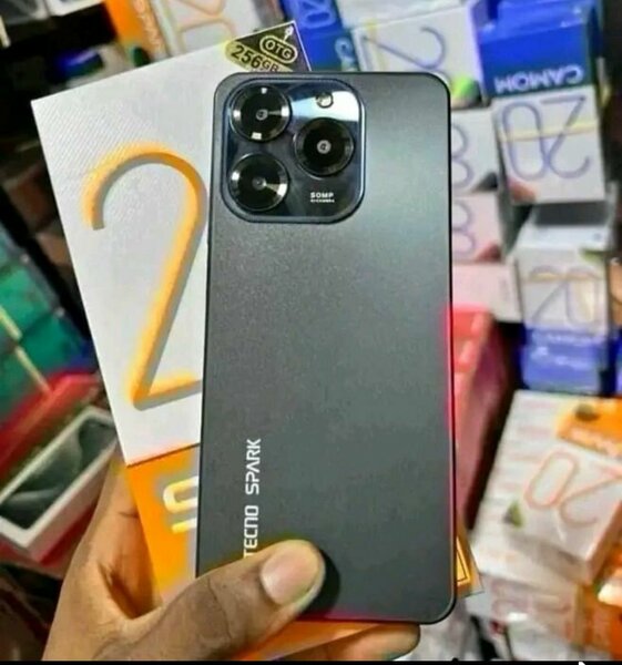 Tecno Spark - Smartphone Moderne