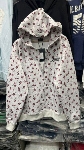 Veste à capuche fleurie