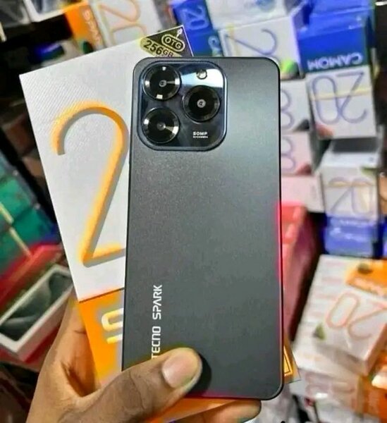 Tecno Spark 20 puissant