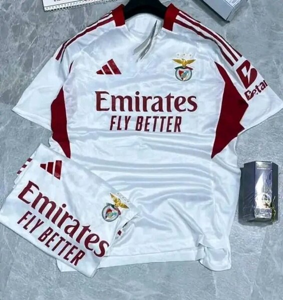 Ensemble foot Benfica adidas blanc
