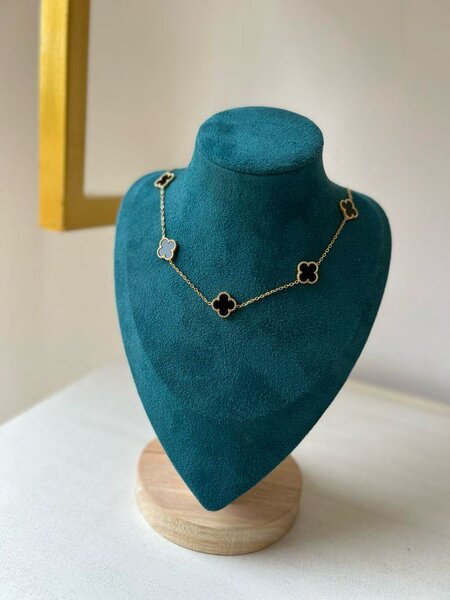 Collier en or avec pendentif