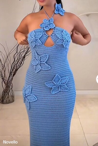 Robe en crochet bleu floral
