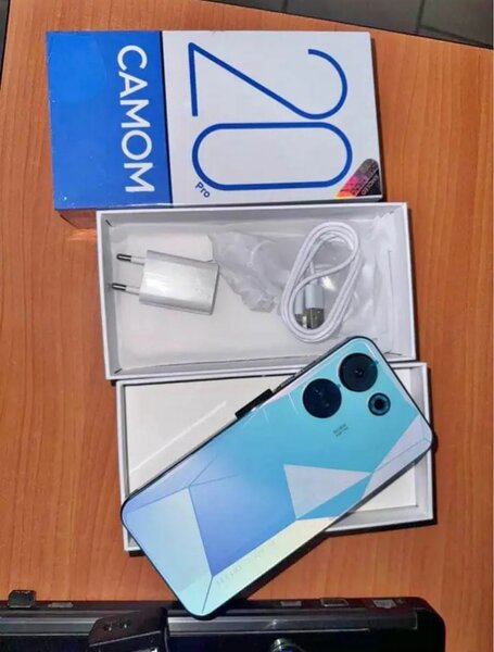 Smartphone Camom 20 Pro