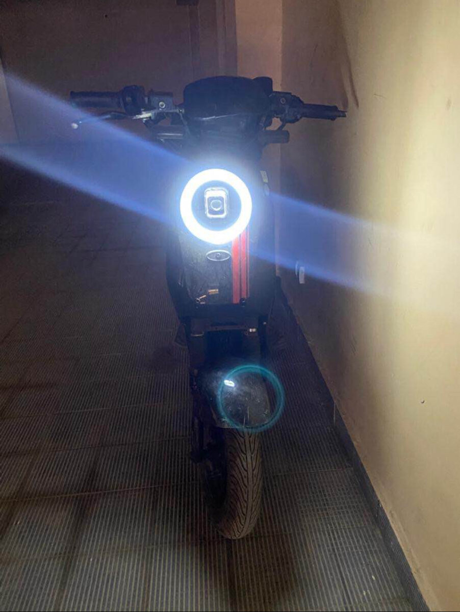 Scooter électrique noir