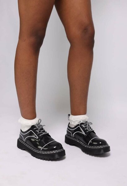 Chaussures noires lacées stylées