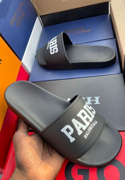 Claquettes Balenciaga Paris