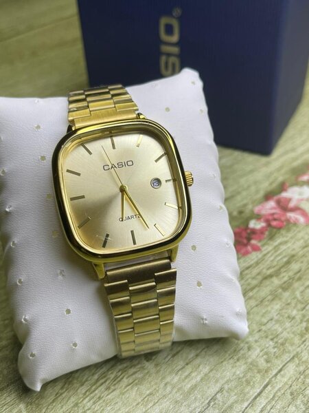 Montre Dorée Casio Homme