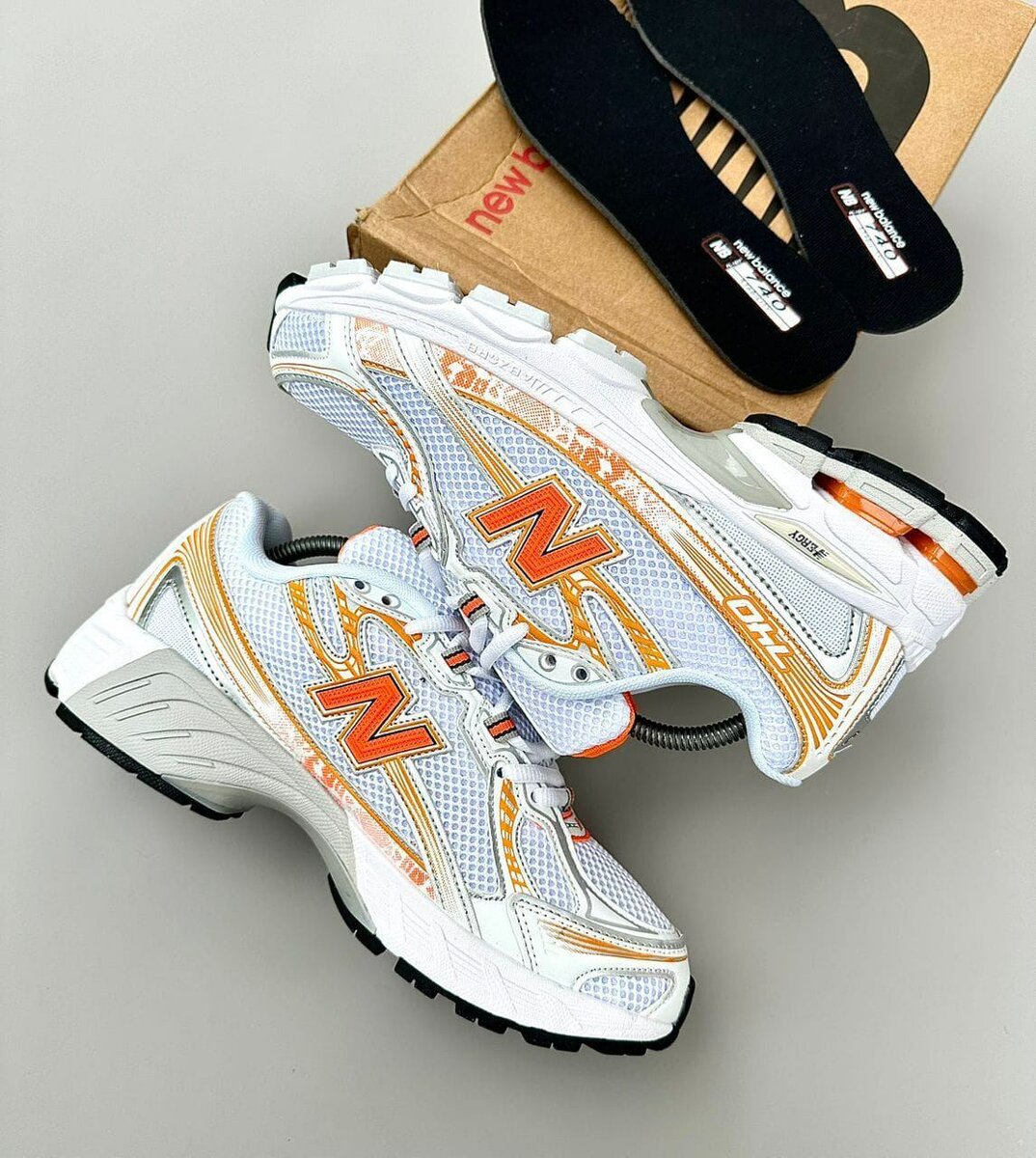 New Balance 740 Sneakers