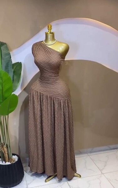 Robe longue asymétrique chic