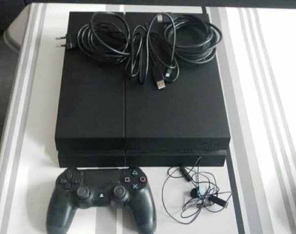 Console de jeu PlayStation 4