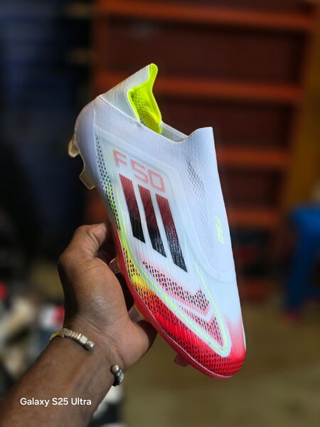 Chaussures de Football F50
