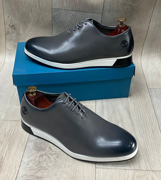 Chaussures Oxford grises élégantes