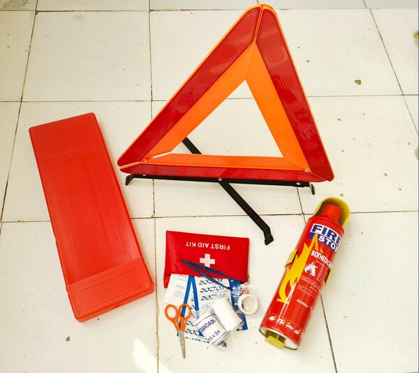 KIT DE SÉCURITÉ ROUTIÈRE
