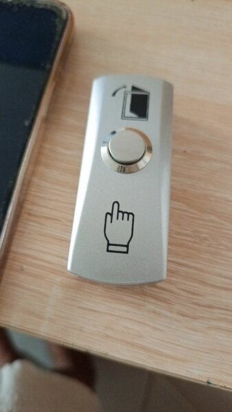 Bouton de sortie de porte