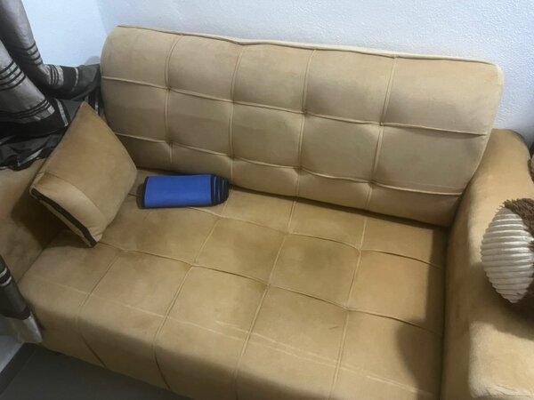 Canapé beige confortable