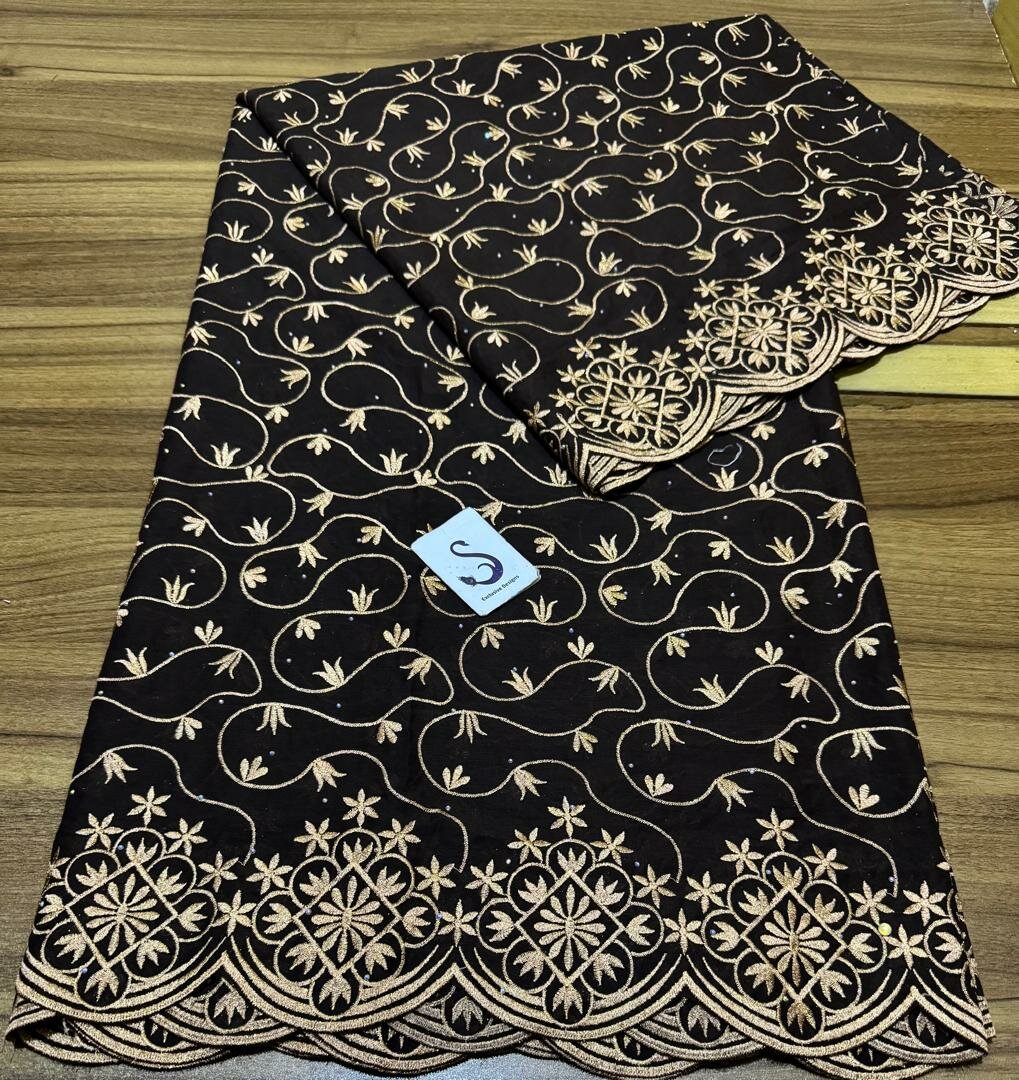 Tissu dentelle floral élégant