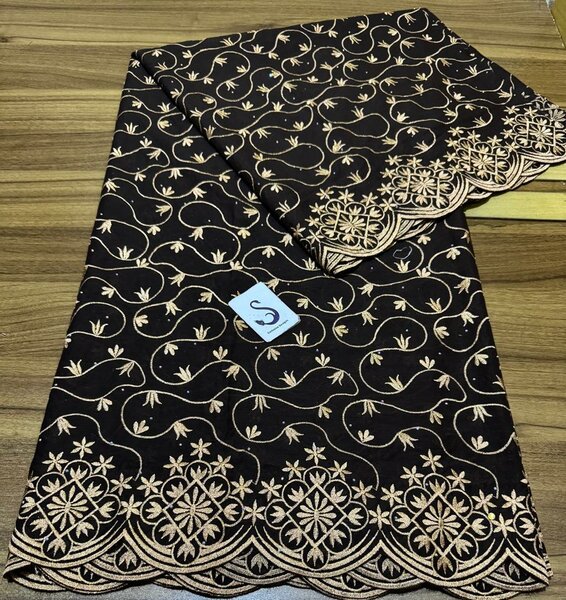 Tissu dentelle floral élégant