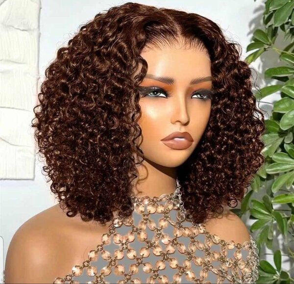 Perruque Bouclée Brune Chic