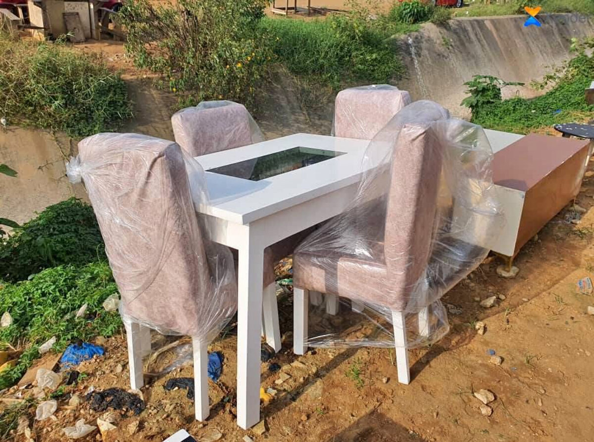 Ensemble table et chaises salle à manger