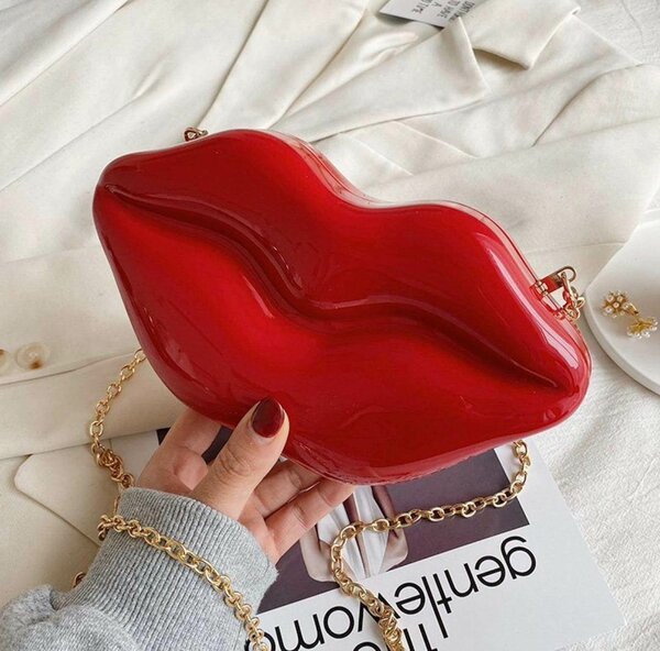 Sac à main lèvres rouge chic