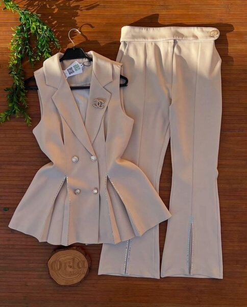 Ensemble pantalon femme chic et élégant