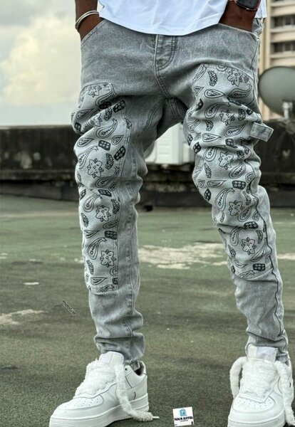 Jeans homme déchirés avec motif