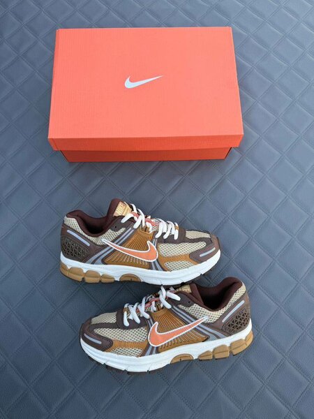 Nike Baskets Rétro Mixte