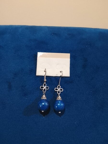 Boucles d'oreilles en argent avec pierre bleue