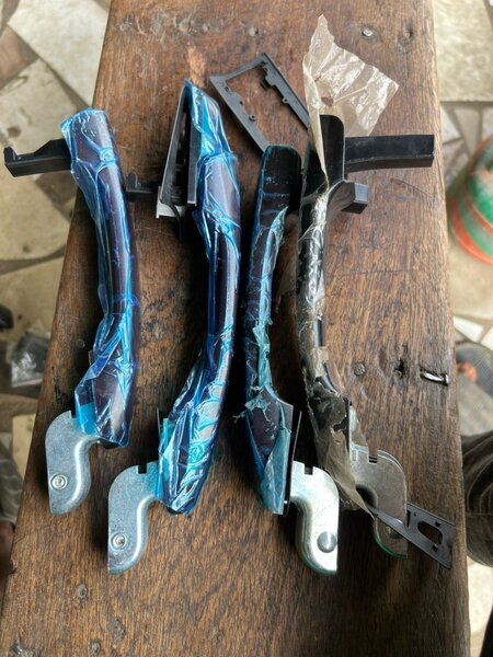 Poignées de porte de voiture