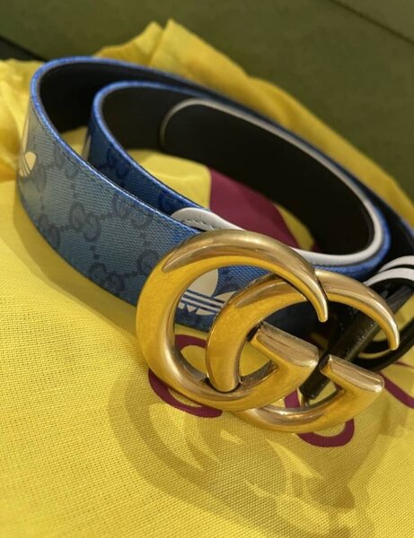 Ceinture en cuir bleu luxe