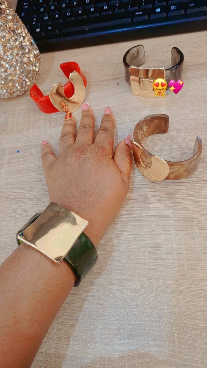 Bracelet manchette moderne