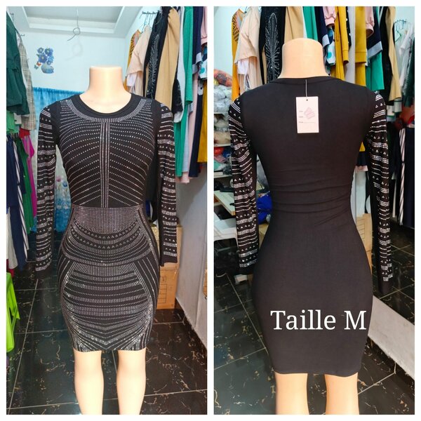 Robe élégante moulante noire