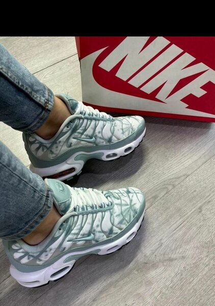 Nike TN sneakers