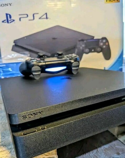 Console Sony PS4 - Noir
