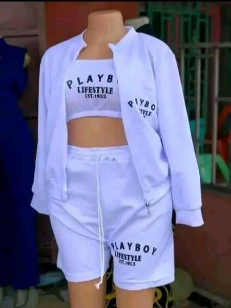 Ensemble décontracté moderne